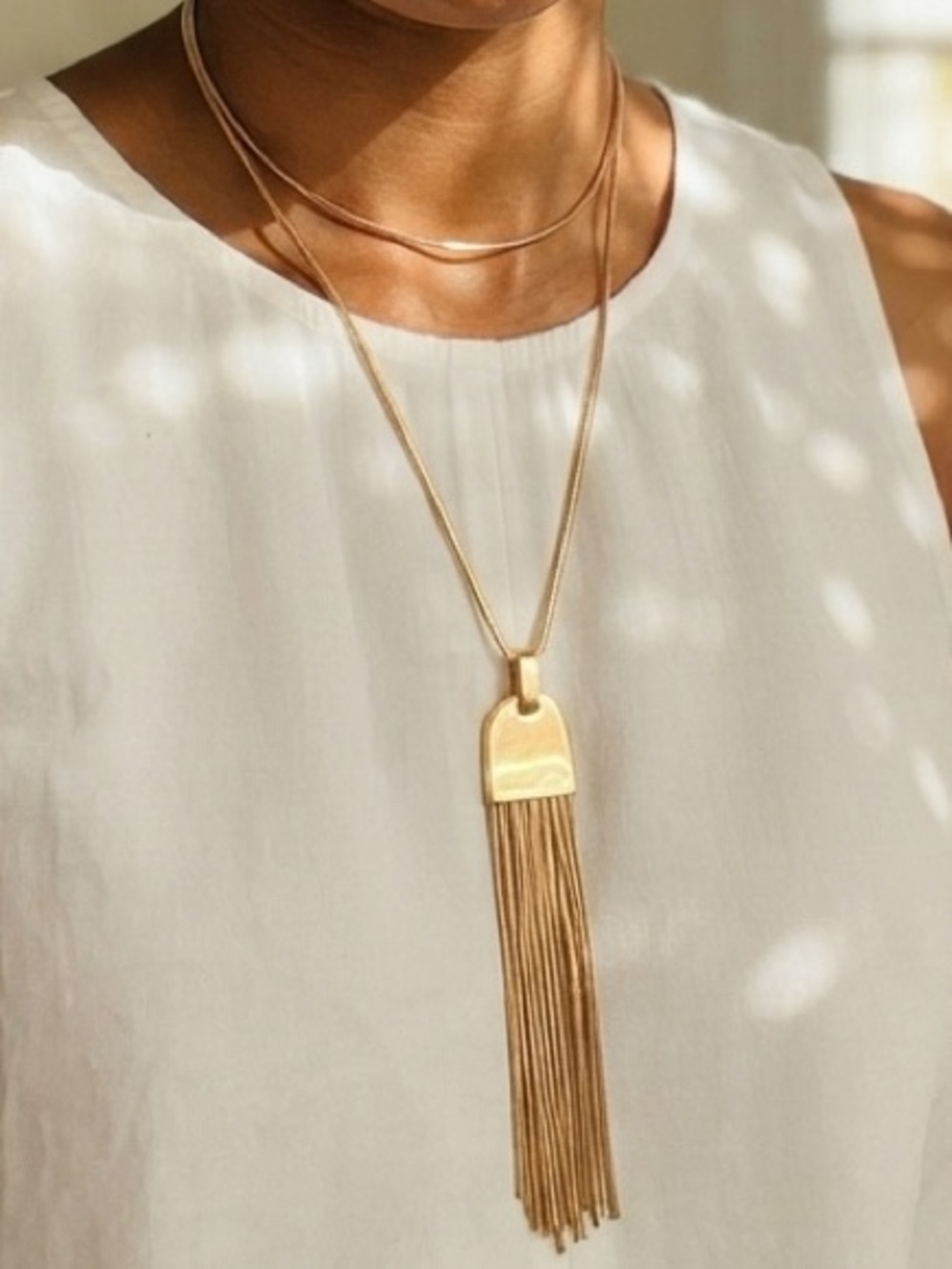 Gold Long Tassel Pendant Necklace – Sleek Metal Chain with Cascading Fringe